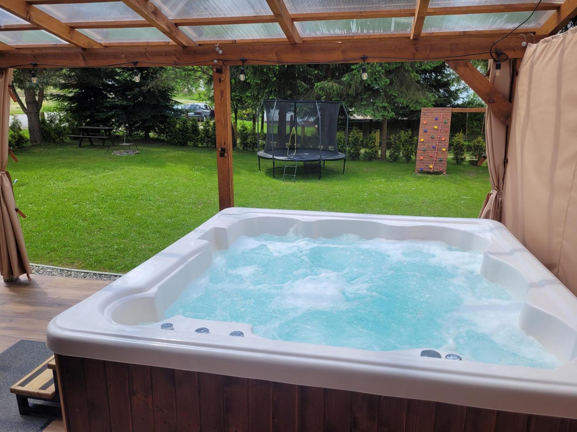Urocza Kryjowka Ze Spa Леско Екстериор снимка
